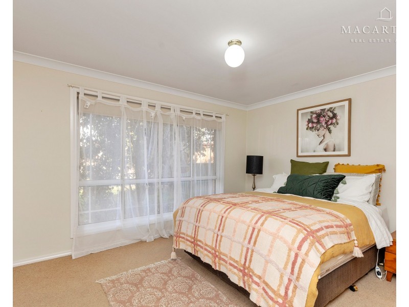 1 Bokara Place, Glenfield Park NSW 2650