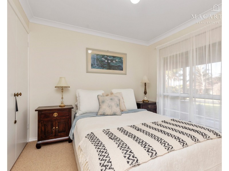1 Bokara Place, Glenfield Park NSW 2650
