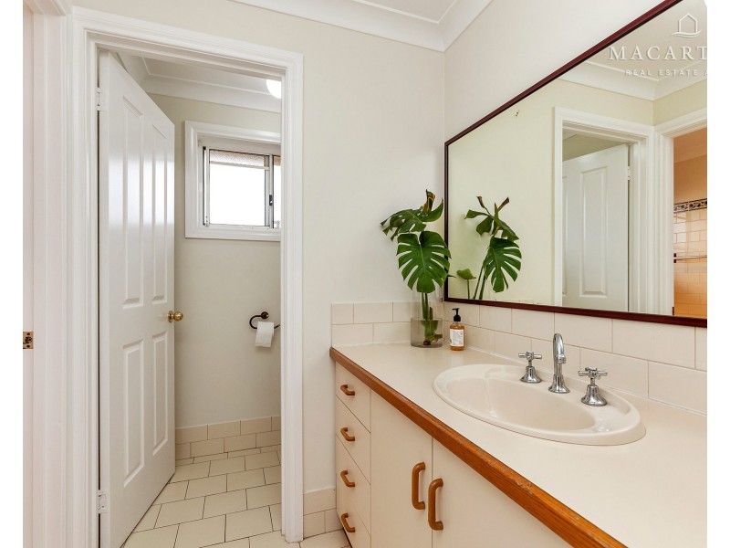 1 Bokara Place, Glenfield Park NSW 2650
