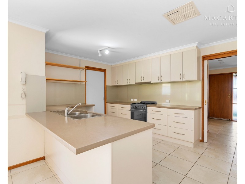 30 Kimberley Drive, Tatton NSW 2650