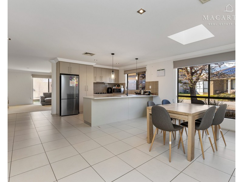 1/61 Mima Street, Glenfield Park NSW 2650