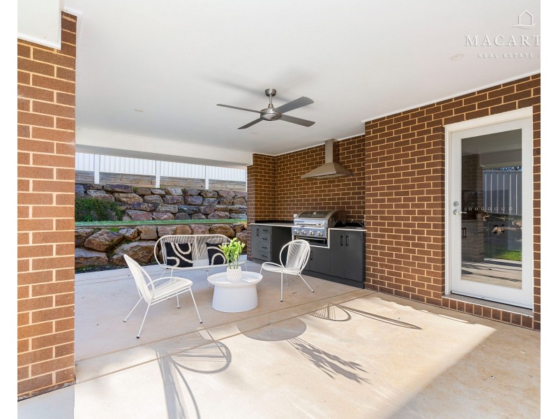 22 Ellerslie Street, Gobbagombalin NSW 2650