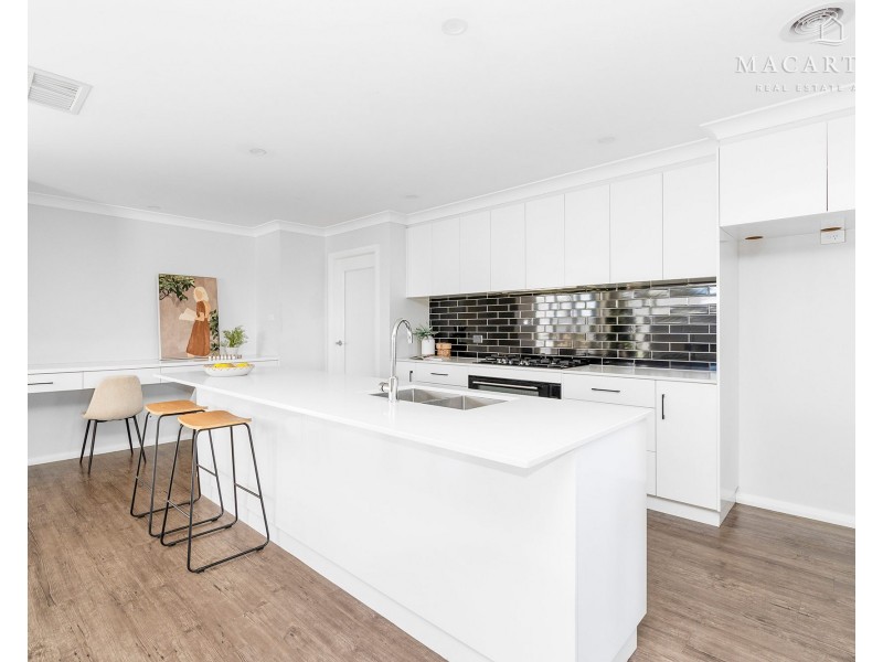 22 Ellerslie Street, Gobbagombalin NSW 2650