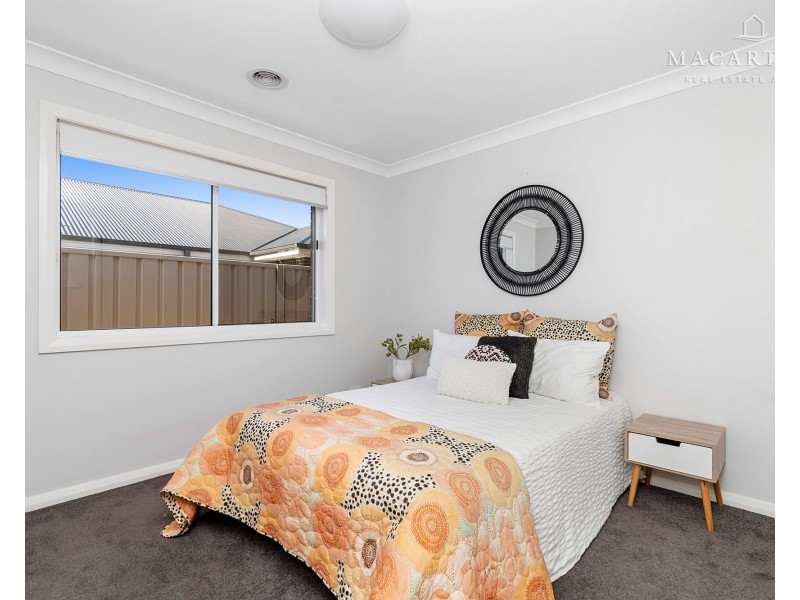 22 Ellerslie Street, Gobbagombalin NSW 2650