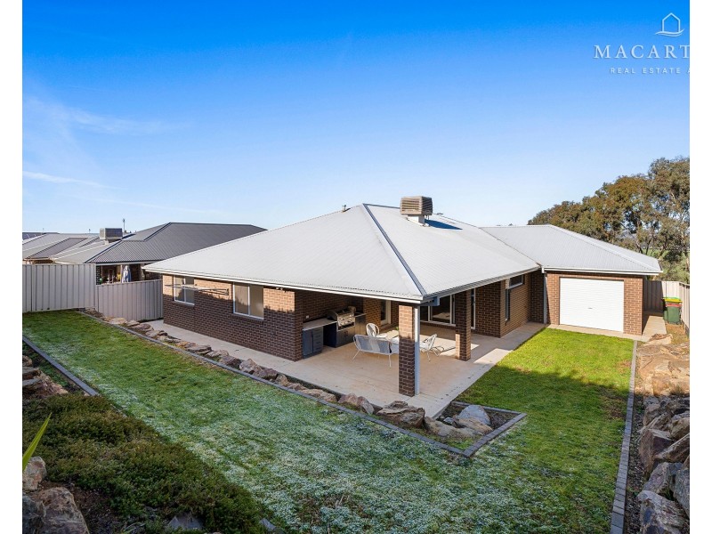 22 Ellerslie Street, Gobbagombalin NSW 2650