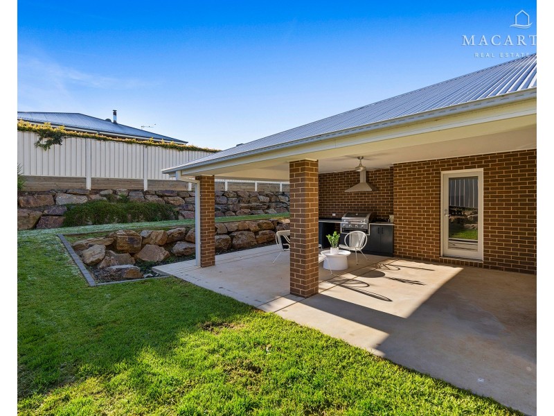 22 Ellerslie Street, Gobbagombalin NSW 2650