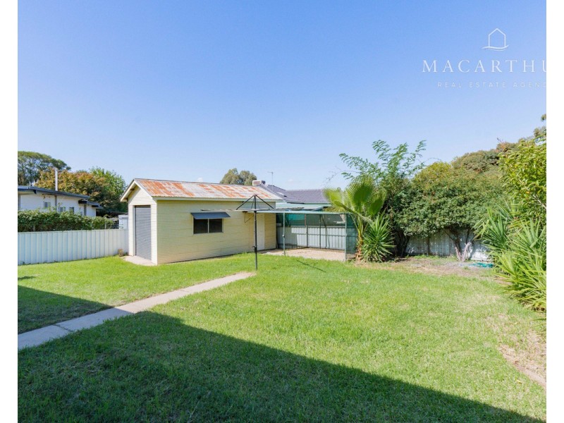 12 Ziegler Avenue, Kooringal NSW 2650
