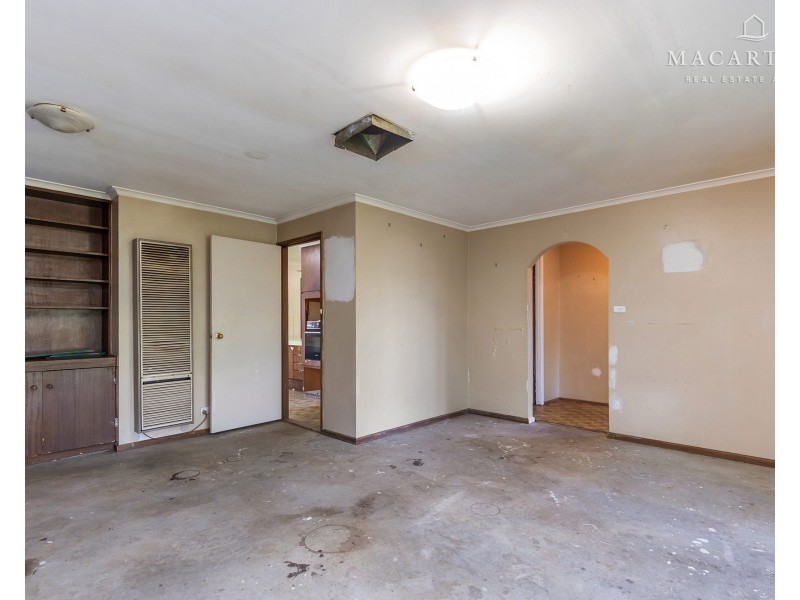 38 Gregory Crescent, Lake Albert NSW 2650