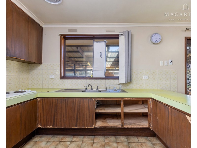 38 Gregory Crescent, Lake Albert NSW 2650