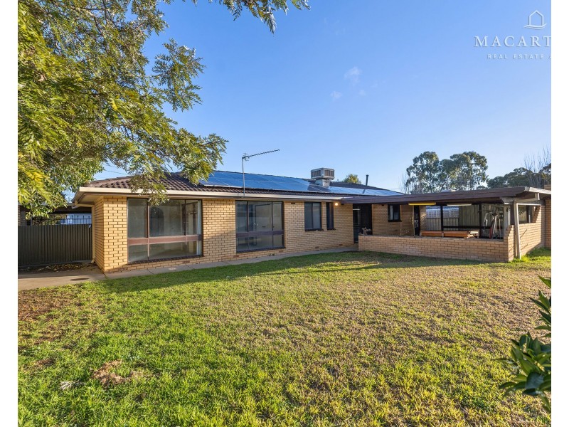38 Gregory Crescent, Lake Albert NSW 2650