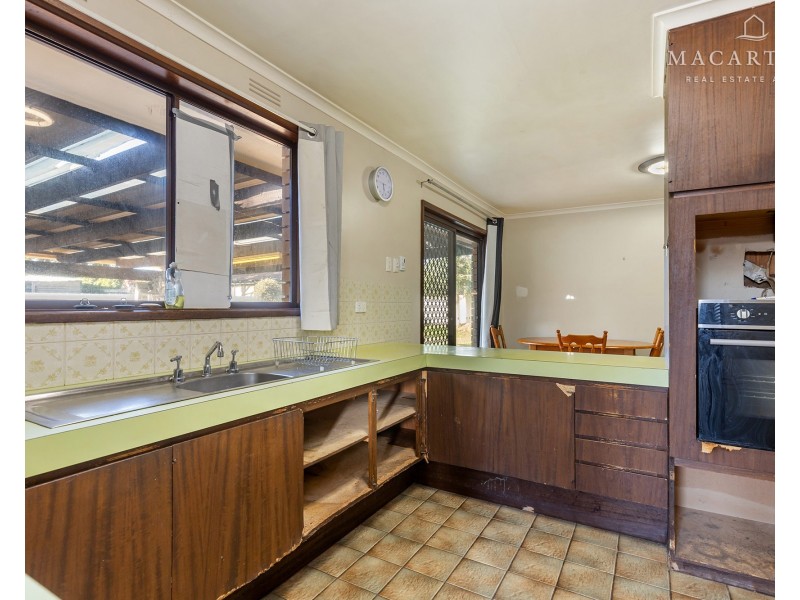 38 Gregory Crescent, Lake Albert NSW 2650