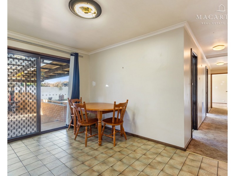 38 Gregory Crescent, Lake Albert NSW 2650