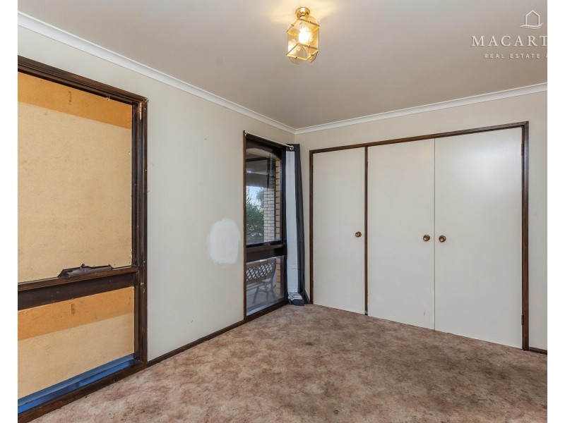 38 Gregory Crescent, Lake Albert NSW 2650
