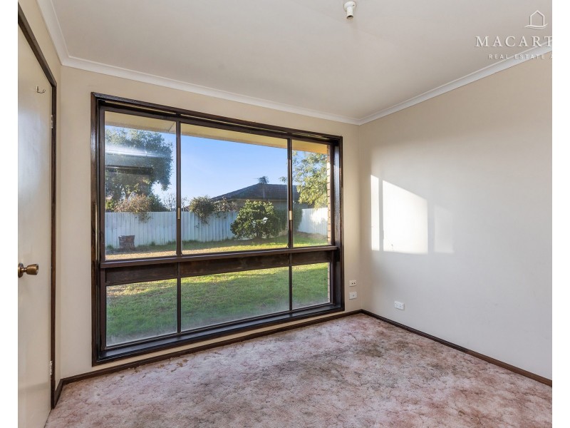 38 Gregory Crescent, Lake Albert NSW 2650