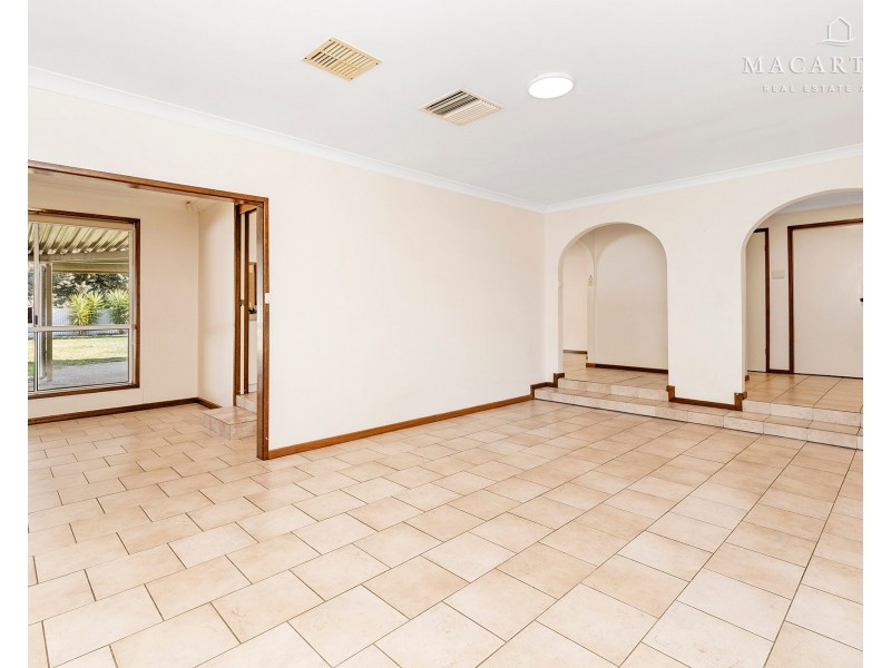 97 Dalkeith Avenue, Lake Albert NSW 2650