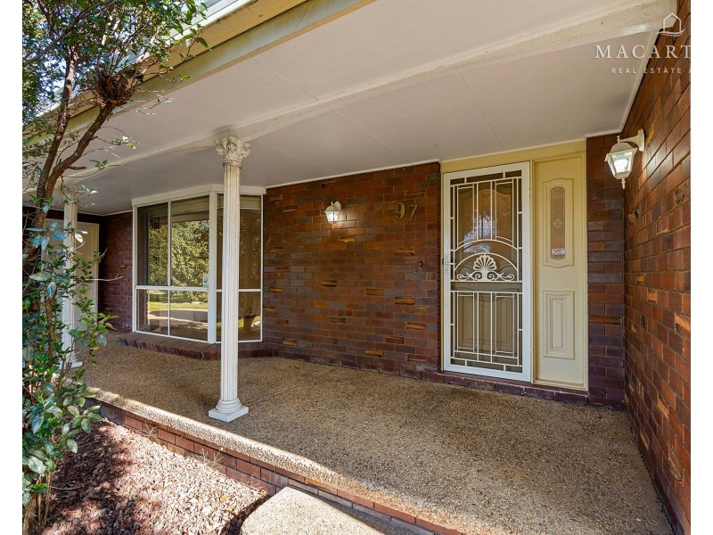 97 Dalkeith Avenue, Lake Albert NSW 2650