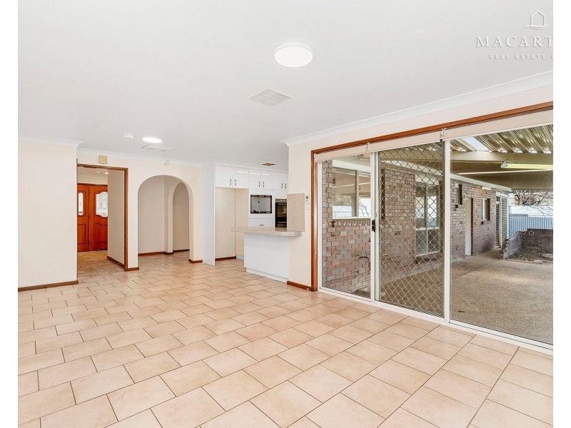 97 Dalkeith Avenue, Lake Albert NSW 2650
