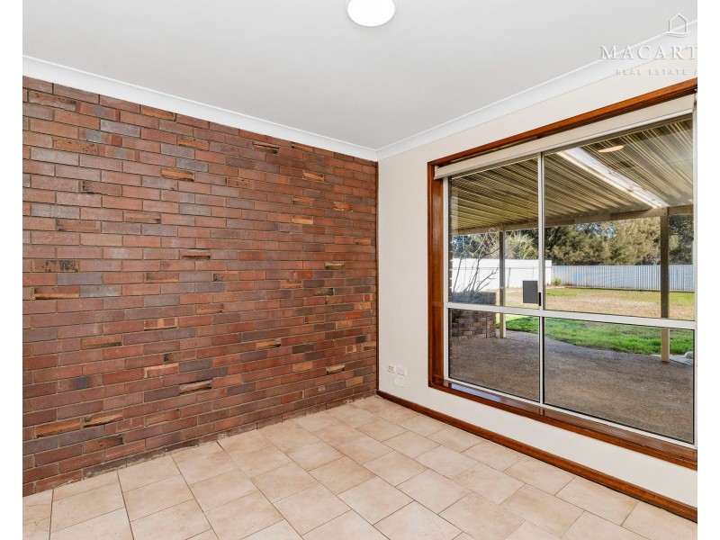 97 Dalkeith Avenue, Lake Albert NSW 2650