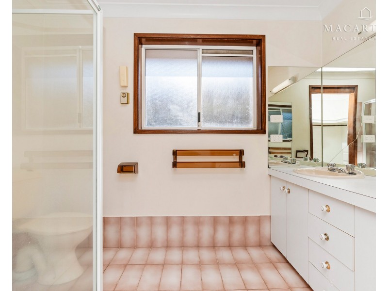 97 Dalkeith Avenue, Lake Albert NSW 2650