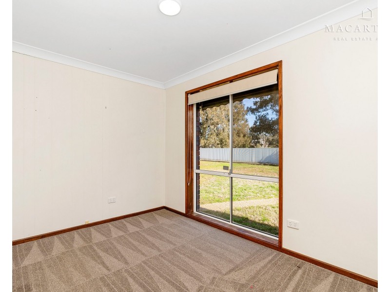 97 Dalkeith Avenue, Lake Albert NSW 2650