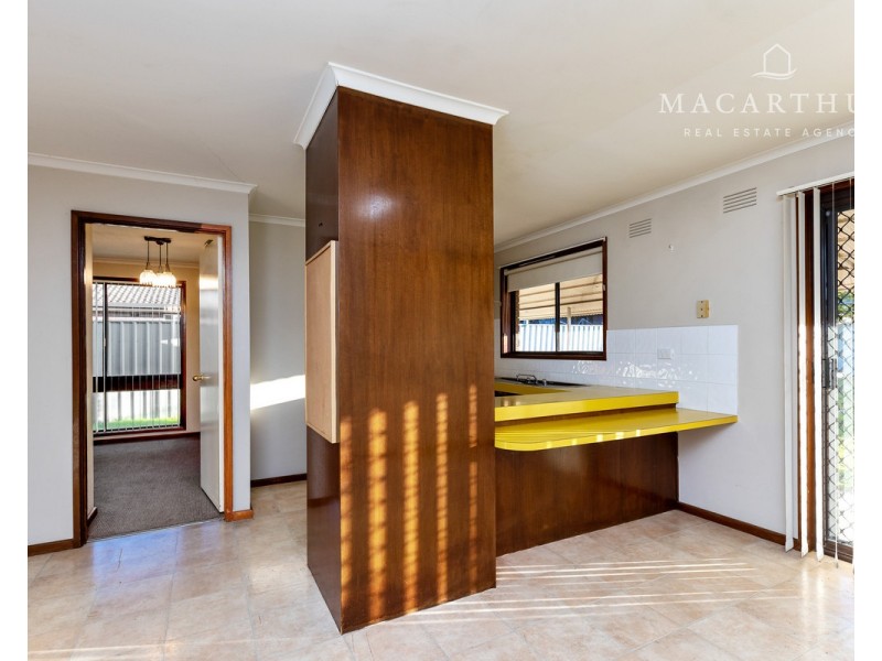 10 Gregory Crescent, Lake Albert NSW 2650