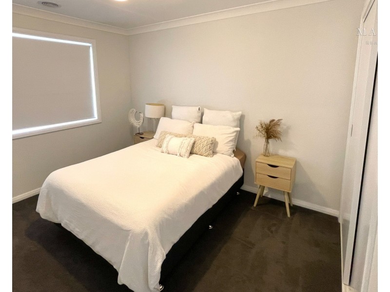 8 Jumbuck Drive, Gobbagombalin NSW 2650