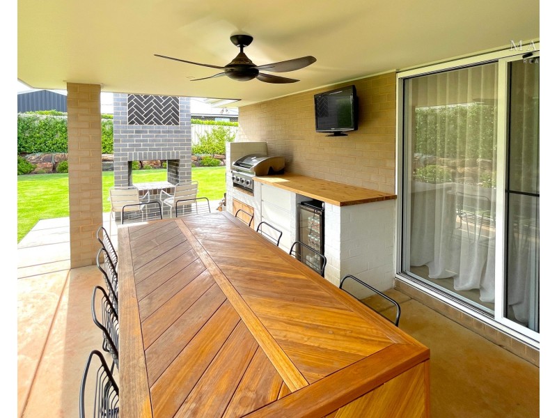 8 Jumbuck Drive, Gobbagombalin NSW 2650