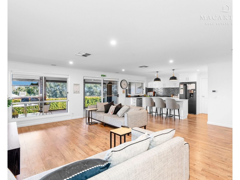 59 Muttama Parade, Gobbagombalin NSW 2650