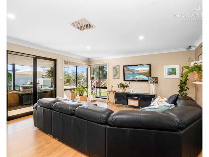 23 Kindra Crescent, Coolamon NSW 2701