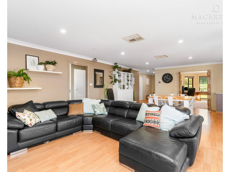 23 Kindra Crescent, Coolamon NSW 2701