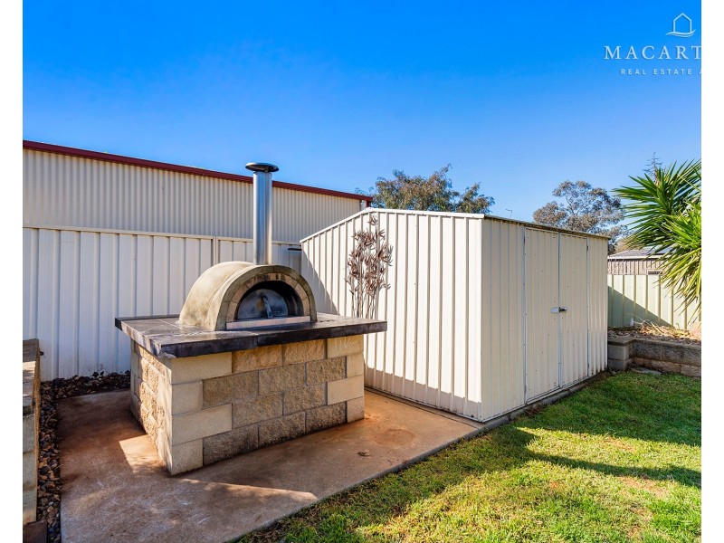 23 Kindra Crescent, Coolamon NSW 2701