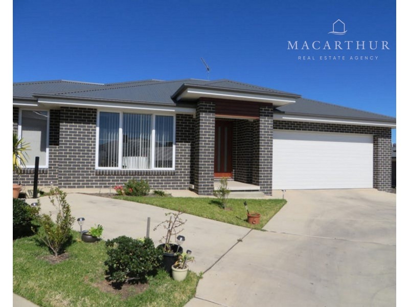 3/15 Murndal Place, Bourkelands NSW 2650