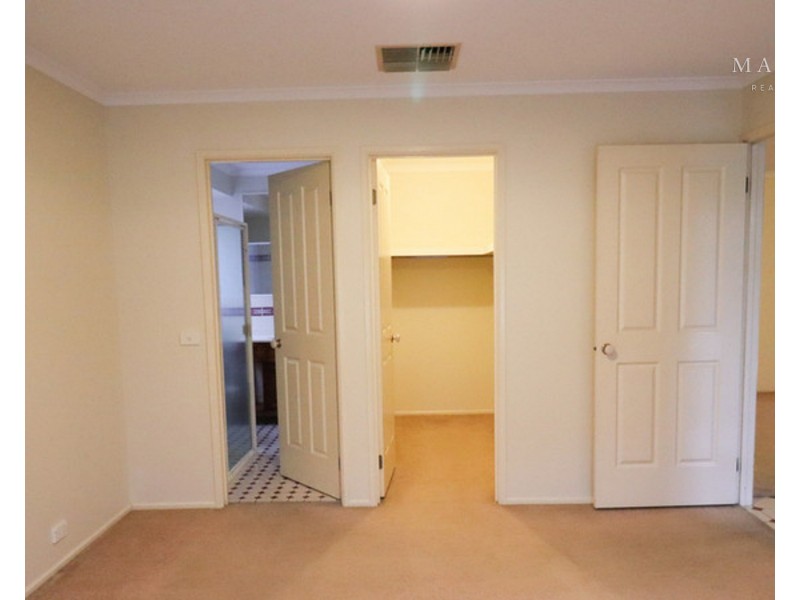 35 Lansdowne Avenue, Lake Albert NSW 2650
