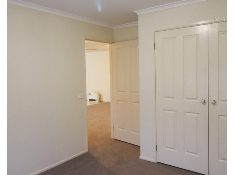 35 Lansdowne Avenue, Lake Albert NSW 2650