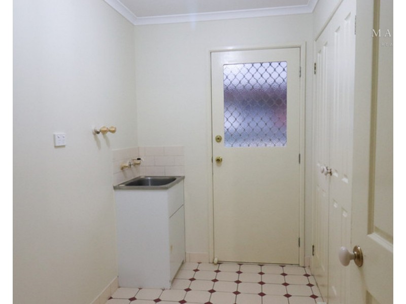35 Lansdowne Avenue, Lake Albert NSW 2650