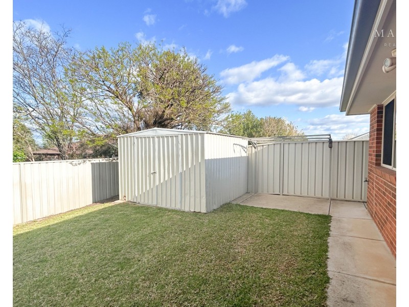 4 Pinnacle Place, Estella NSW 2650