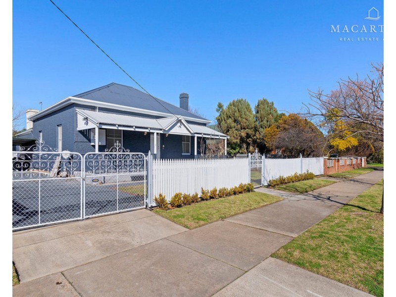 98 Crampton Street, Wagga Wagga NSW 2650