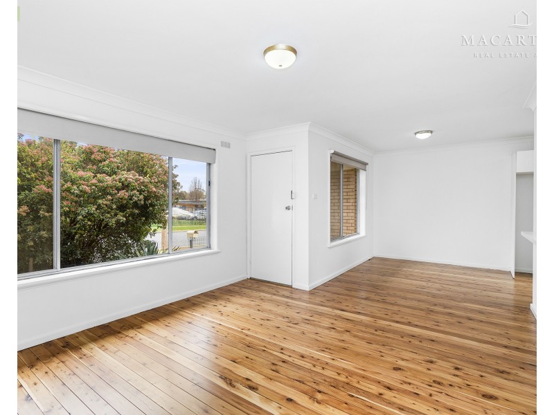 1-3/52 Raye Street, Tolland NSW 2650