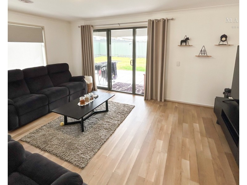 27 Hazelwood Drive, Forest Hill NSW 2651