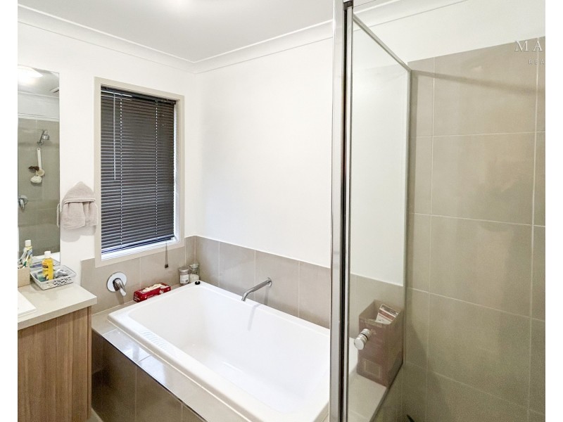 27 Hazelwood Drive, Forest Hill NSW 2651