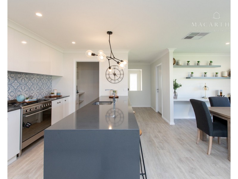 49 Paradise Drive, Gobbagombalin NSW 2650