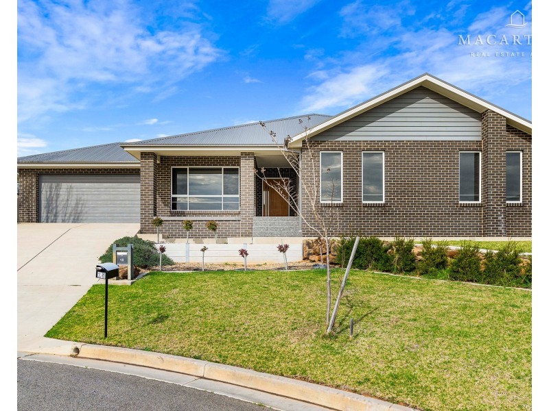 15 Exford Loop, Bourkelands NSW 2650