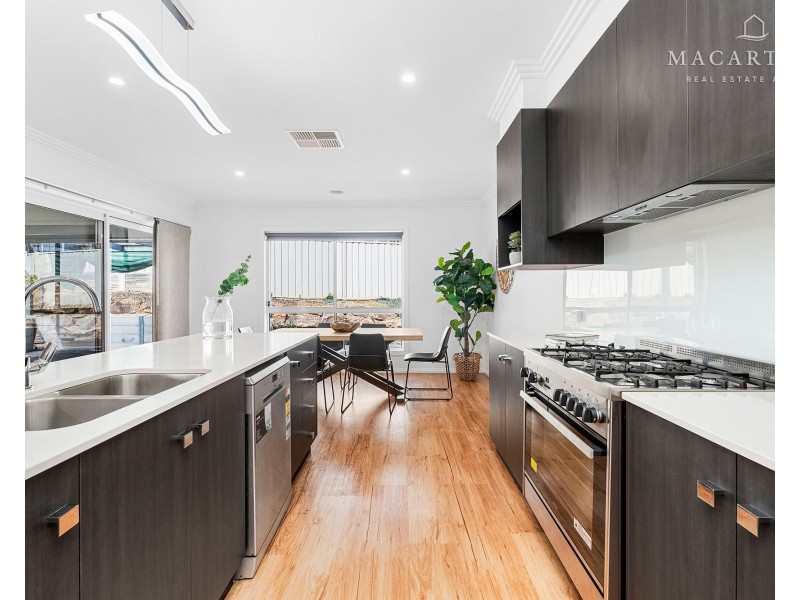 15 Exford Loop, Bourkelands NSW 2650