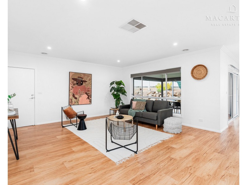 15 Exford Loop, Bourkelands NSW 2650