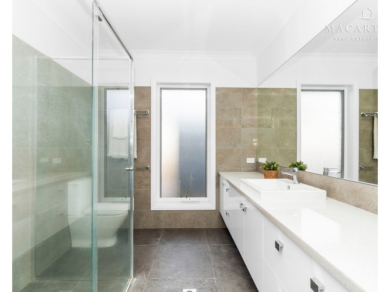 15 Exford Loop, Bourkelands NSW 2650