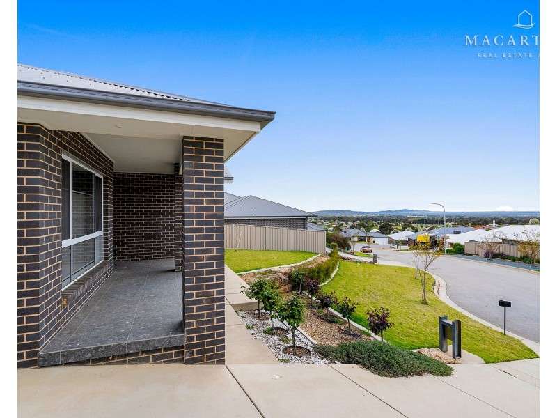 15 Exford Loop, Bourkelands NSW 2650