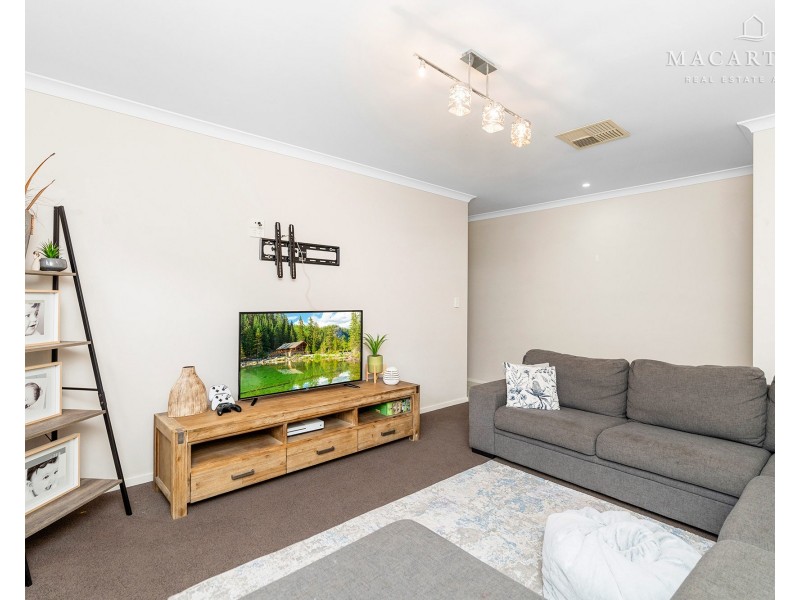 7 Breasley Crescent, Boorooma NSW 2650