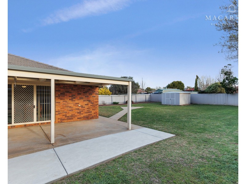 10 Wonkana Road, Glenfield Park NSW 2650