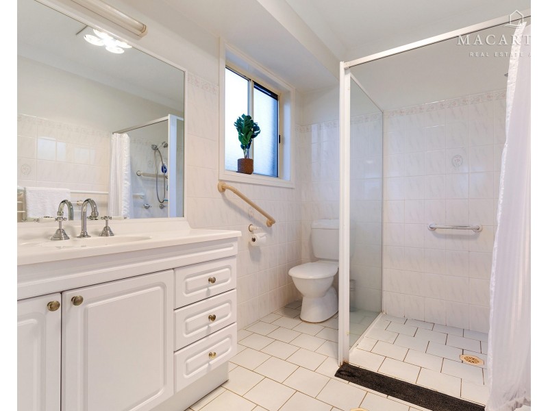10 Wonkana Road, Glenfield Park NSW 2650