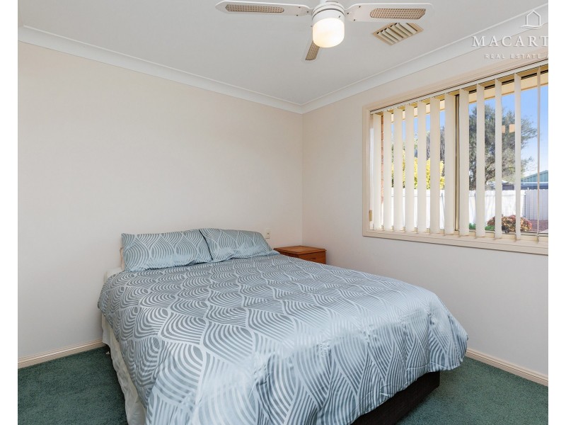 10 Wonkana Road, Glenfield Park NSW 2650